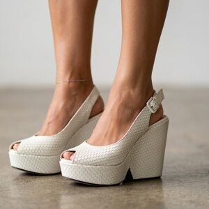 Vintage Robert Clergerie White Honeycomb Architectural Slingback Wedges 36.5